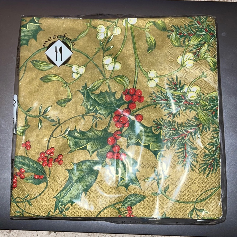 20 Luncheon Napkins Holiday Christmas Holly Pine